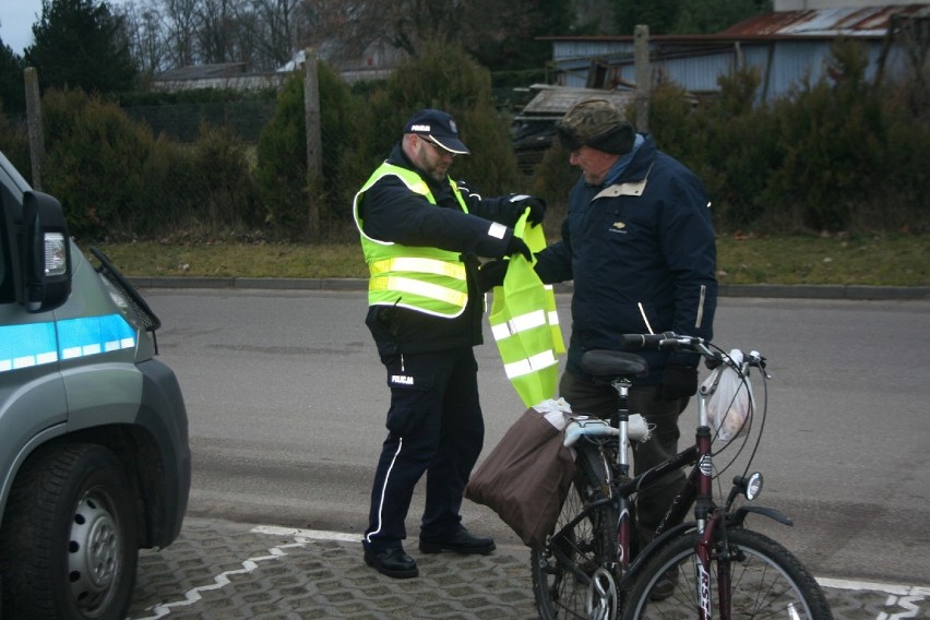 Policjanci z Rypina zadbali o bezpieczeństwo rowerzystów [zdjęcia]