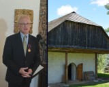 Profesor Marian Wolski uratował zabytkowy lamus w Hawłowicach Górnych [ZDJĘCIA]
