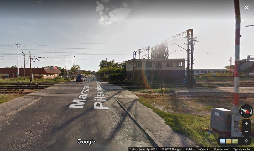 Życie "za torami". Jak na Google Street View wyglada Masłowo? Sprawdź co zaobserwowały kamery Googla i jak zmieniła się ta podrawicka wieś