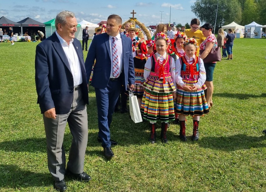 Gmina Chełm. Wojciech Cugowski przyciągnął tłumy na dożynki nad zalewem Żółtańce