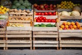 Resztki pestycydów w warzywach i owocach wpływają niekorzystnie na nasze zdrowie. Sprawdź, w których kumuluje się ich najwięcej