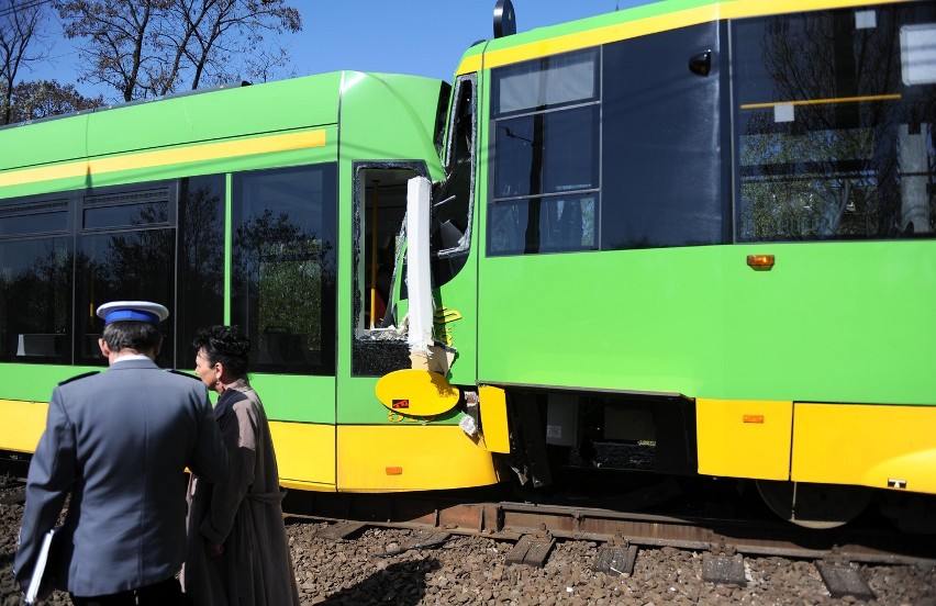 Dwa tramwaje najechały na siebie na ulicy Rosevelta