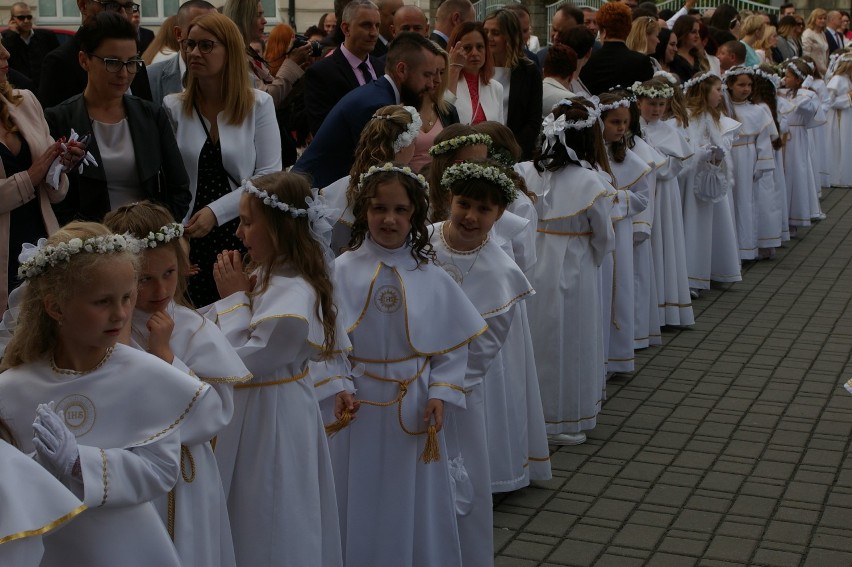 Gorlice. Pierwszą Komunię Świętą w bazylice przyjęli uczniowie miejskiej "czwórki" (ZDJĘCIA)