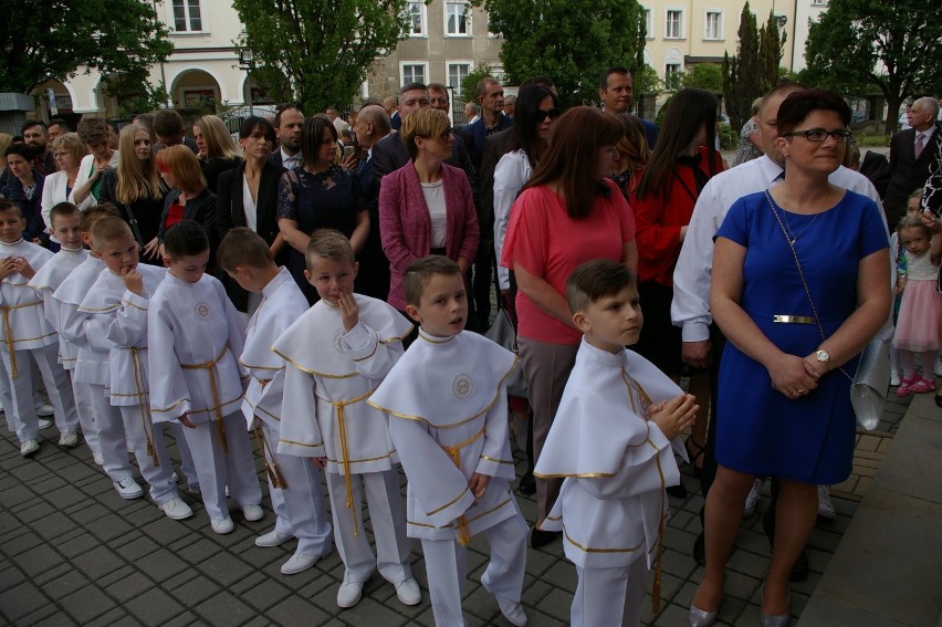 Gorlice. Pierwszą Komunię Świętą w bazylice przyjęli uczniowie miejskiej "czwórki" (ZDJĘCIA)