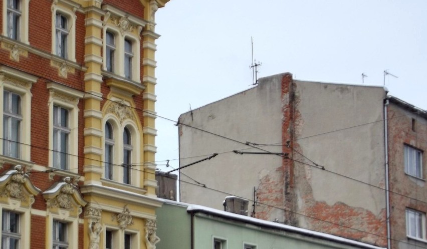 Zaniedbane budynki szpecą miejską przestrzeń, Gdańska