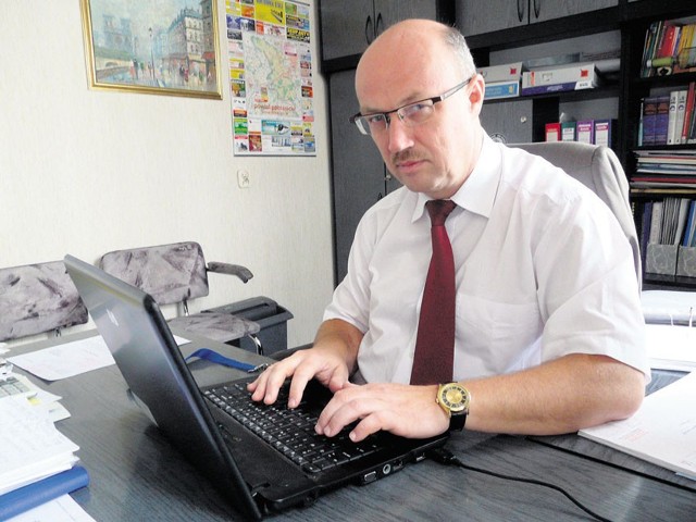 Paweł Rózga, sekretarz miasta, twierdzi, że komputery, które zostały przywiezione do magistratu wiosną, w końcu będą wykorzystywane.