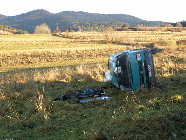 Kluszkowice. Śmiertelny wypadek busa. Zginęła jedna osoba.