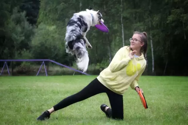 Weronika Burczyk i jej pies Mori osiągają sukcesy w Dogfrisbee