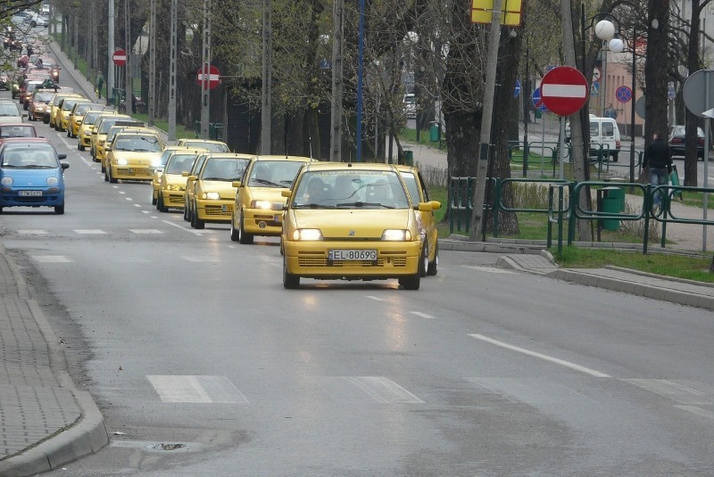 Zlot Centomaniaków w Borkach i przejazd przez Tomaszów (zdjęcia)