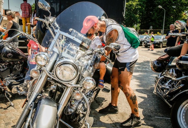 Eleven Bike Fest 2018. W piątek rozpoczął się zlot harleyowców we Wrocławiu. Eleven Bike Fest potrwa cały weekend i nie zabraknie atrakcji. Zagrają m.in. Acid Drinkers, Big Cyc, Farben Lehre, Nocny Kochanek, Paradise Lost i The Walkers.