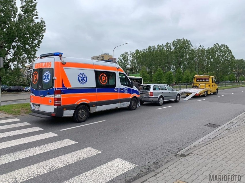 W czwartek po południu ciężarowe renault zderzyło się ze...