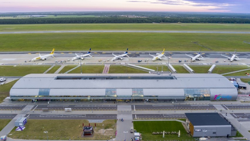 Ryanair w Modlinie. Chce zapłacić za rozbudowę lotniska. „Możemy wzrosnąć do 6 mln pasażerów, ale jesteśmy blokowani”