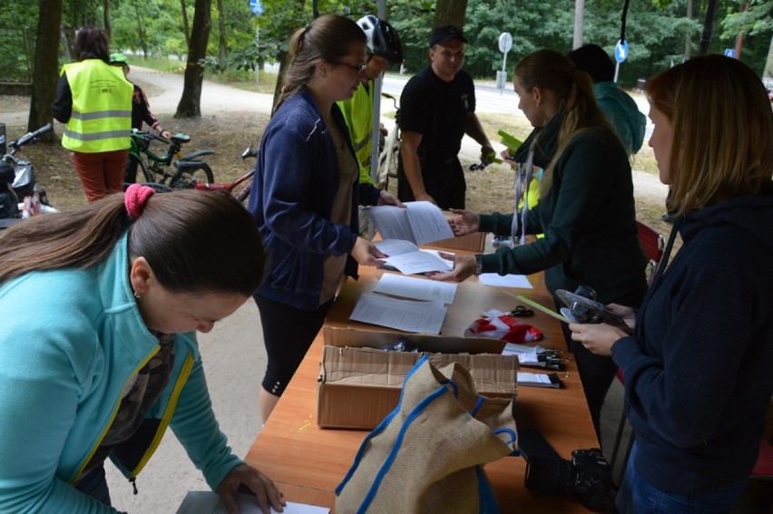 Ponad 120 cyklistów pojechało nową ścieżką rowerową do...