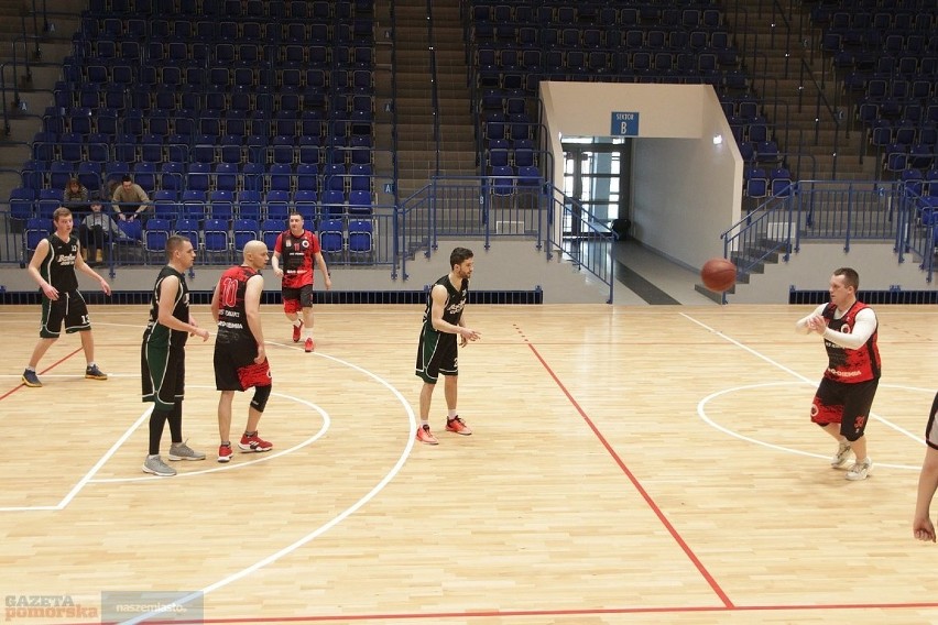 15. kolejka WLKA.  UKS feniks/Rest. Polska – Basket Gostynin...