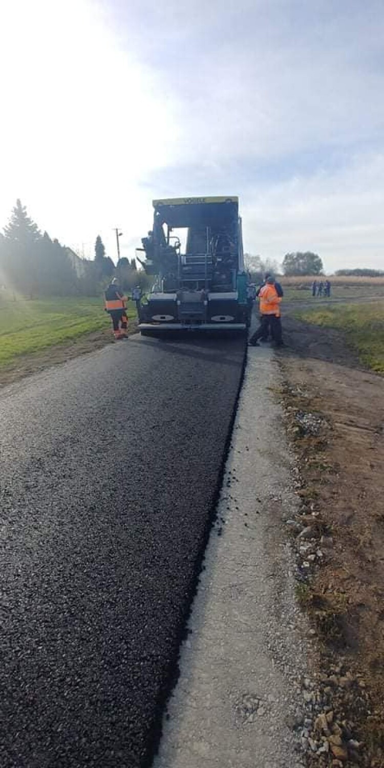 Trwa budowa nowej drogi w Bolestraszycach.