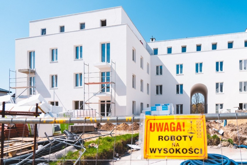 W Łowiczu powstanie 96 nowych mieszkań w ramach rządowego programu. Kto w nich zamieszka?