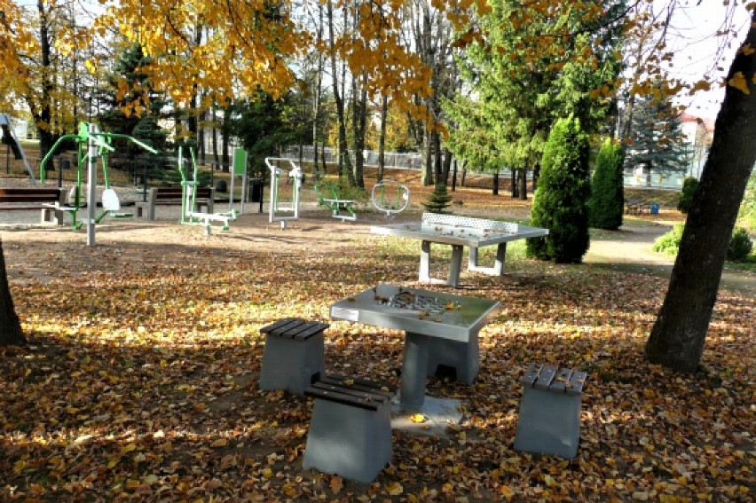 W miejscowym parku powstała właśnie siłownia plenerowa...