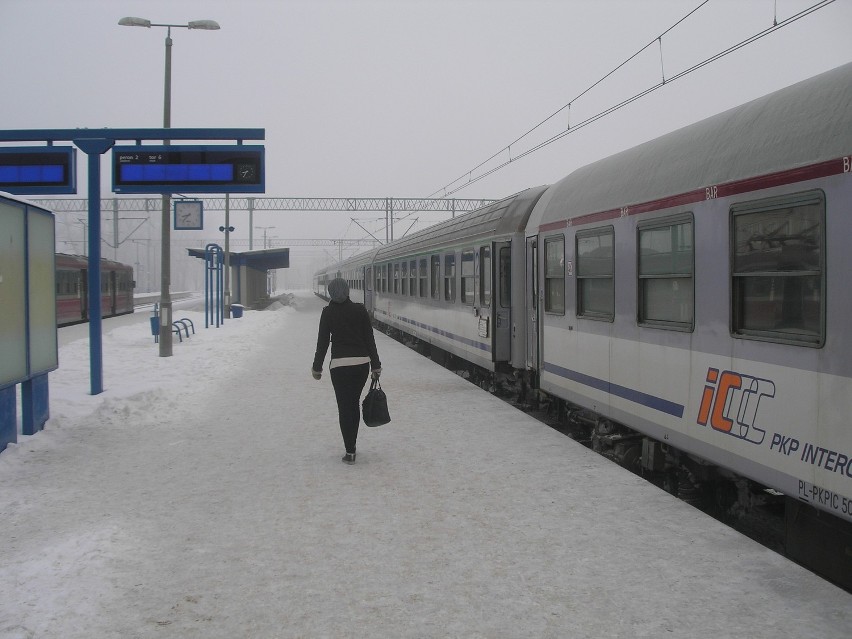 Strajk kolejarzy w Tczewie: stanęło kilka pociągów, pasażerowie mogli skorzystać z... herbaty
