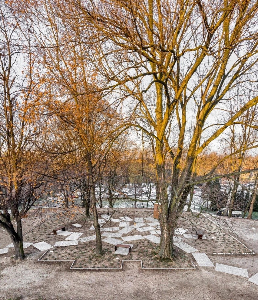 Park Pamięci Wielkiej Synagogi w Oświęcimiu jest jednym z...