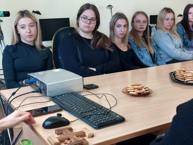 Dialog polsko-żydowski - konferencja w Sieradzu. Dyskusja młodzieży