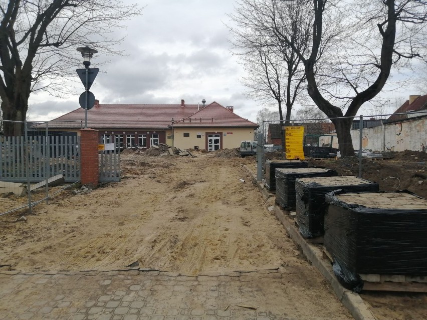 Gminne Centrum Kultury pokazało, jak zmienia się centrum Dolic. ZDJĘCIA