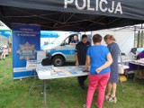 Libiąż. Policjanci promowali bezpieczeństwo podczas charytatywnego pikniku na rzecz leczenia chorej Milenki z Bobrka