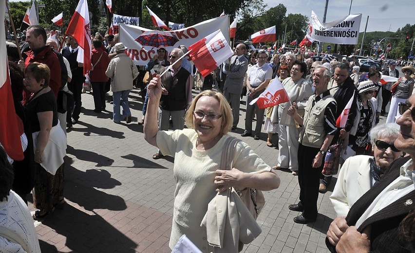 Gdynia: Marsz w obronie TV Trwam, Radia Maryja i wolności słowa [ZDJĘCIA]