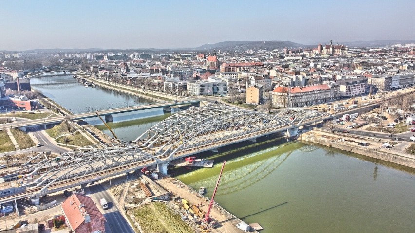 Budowa mostów kolejowych nad Wisłą z kładką pieszo-rowerową...