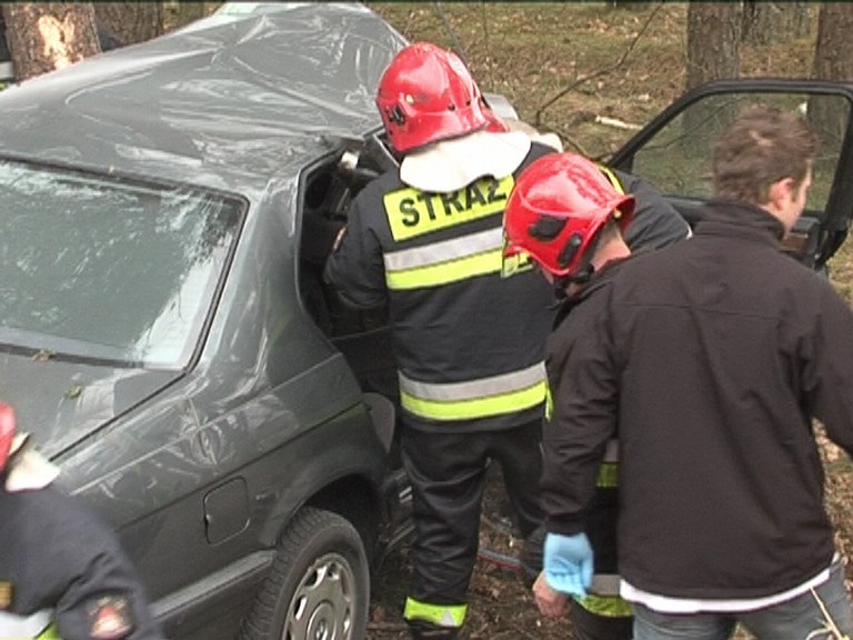 Ratownicy mieli problemy z dotarciem do poszkodowanego