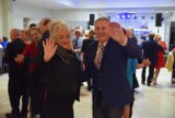 Zabawa Mikołajkowa Seniorów w Gnieźnie. Zobacz, jak wyglądała zabawa w Hotelu Feniks