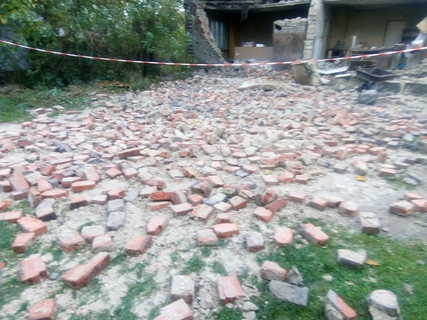 Zawaliła się ściana szczytowa domu przy ulicy Ogrodowej w Kiełczewie 