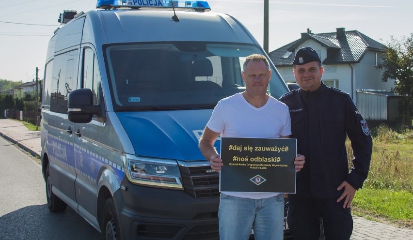 Policjanci z Radomska prowadzą akcję "Świeć przykładem". W działania włączył się też Jacek Krzynówek