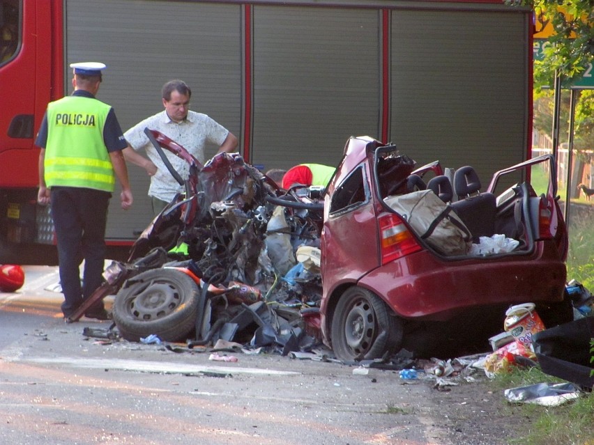 Tragiczny wypadek w Bukowcu, koło Psar. Nie żyje aż 5 osób! [ZDJĘCIA]