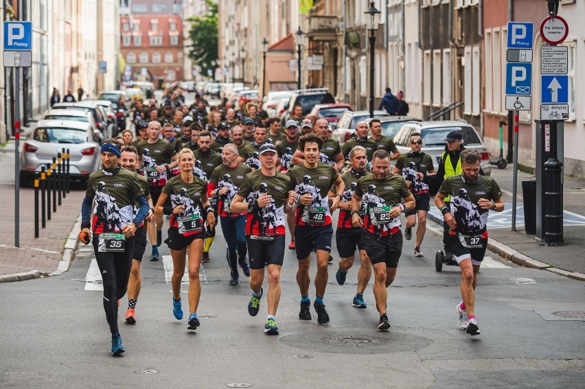 Bieg Westerplatte 2020. Stu biegaczy pokonało dystans 10 km. Wciąż trwają zapisy do wirtualnego biegu, w którym jest 1500 osób [ZDJĘCIA]