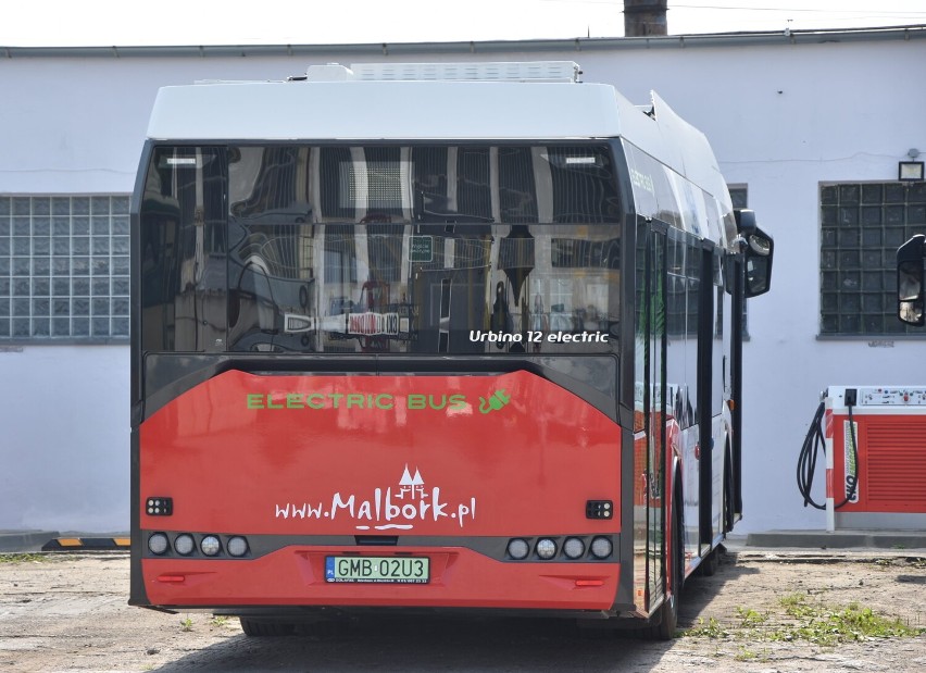 Malbork. Autobusy elektryczne już wyjechały na ulice miasta, ale najpierw zostały uroczyście przywitane 