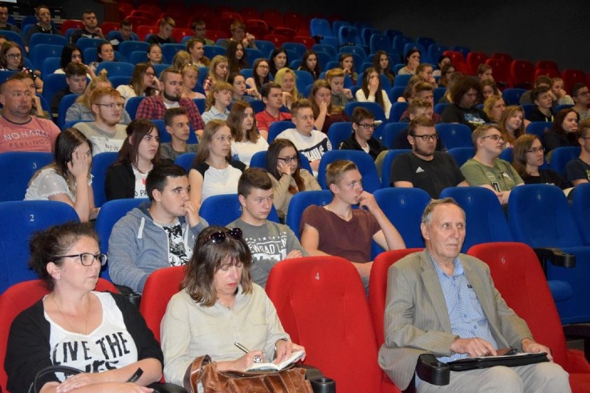 Rzeź wołyńska: Mirosław Kowzan wygłosił w ChDK prelekcję dla młodzieży [FOTO]