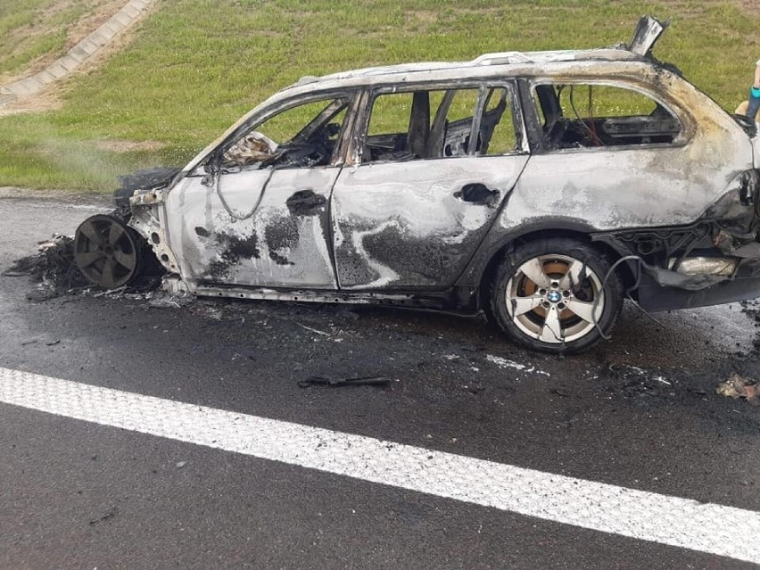 Na autostradzie A4 w Chłopicach koło Jarosławia zapalił się samochód BMW