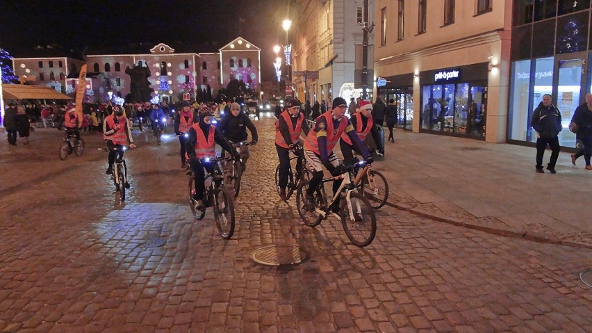 Grudniowy przejazd Bydgoskiej Masy Krytycznej [zdjęcia, wideo] 