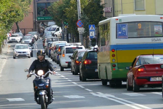 Godzina 15.45.  Korek od ul. Kościuszki ciągnął się aż do ronda u zbiegu ul.  Pabianickiej i Włókniarzy