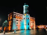 Sylwester 2021/2022 na Rynku w Sandomierzu z kolorowymi iluminacjami. Tak miasto wita Nowy Rok [ZDJĘCIA] 
