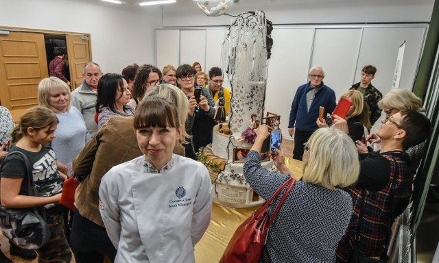 W czwartkowy wieczór (12 grudnia) w Centrum Edukacji Muzealnej MOB bydgoszczanie spotkali się z mistrzynią cukiernictwa Jowitą Woszczyńską, która opowiedziała m.in. o początkach swej pasji. 