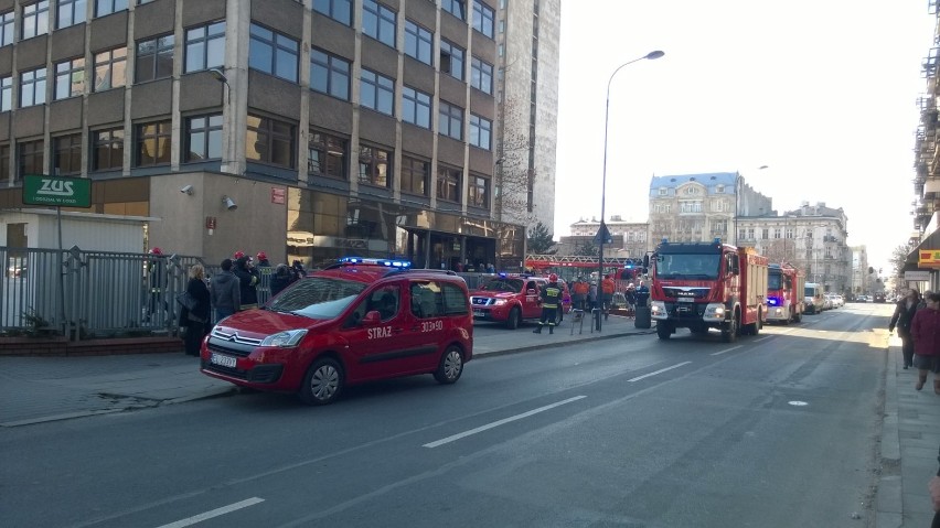 Pożar w biurowcu ZUS przy Zamenhofa w Łodzi
