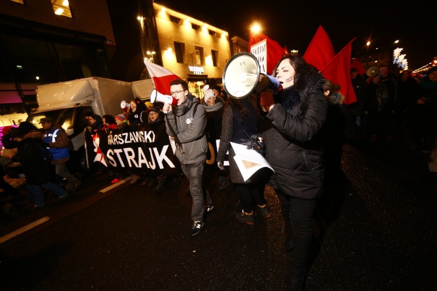 Warszawski Strajk Kobiet 2018. "Potrzebujemy Ciebie, Polsko"...