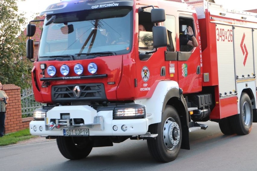 Strażacy OSP Rychnów mają nowy wóz bojowy ZDJĘCIA