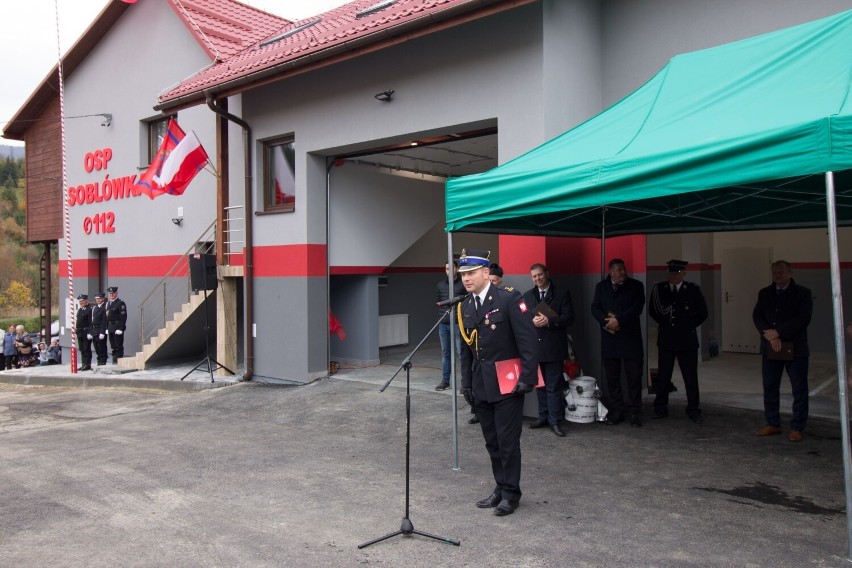 Uroczystość oddania do użytkowania budynku strażnicy Ochotniczej Straży Pożarnej w Soblówce