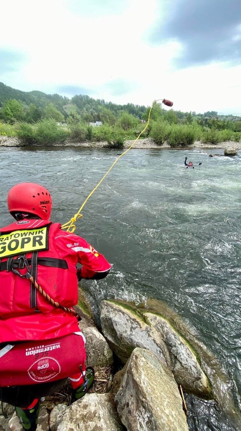 Pieniny. Ratownicy GOPR trenowali jak ratować w rwących rzekach górskich