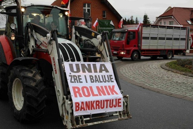 Policjanci na bieżąco będą też kierowali podróżujących na najszybsze trasy.