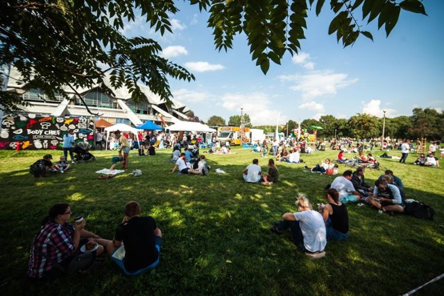 Tak było na zakończenie lata w ubiegłym roku - teraz powitamy wiosnę z food truckami!