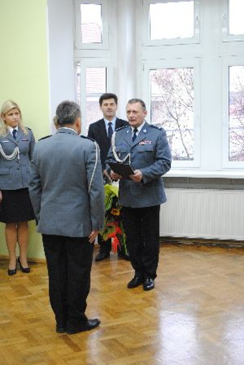 Nowym Komendantem Powiatowy Policji w Ząbkowicach Śląskich został Arkadiusz Szmytkowski.