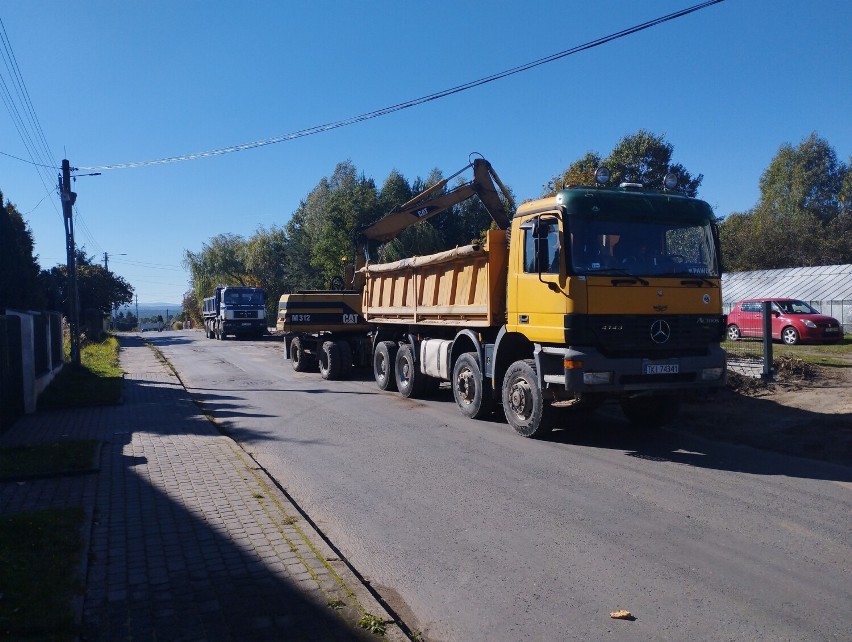Rozpoczęła się przebudowa ulicy Moniuszki na osiedlu Południe w Starachowicach. Będą utrudnienia w ruchu. Zobacz zdjęcia